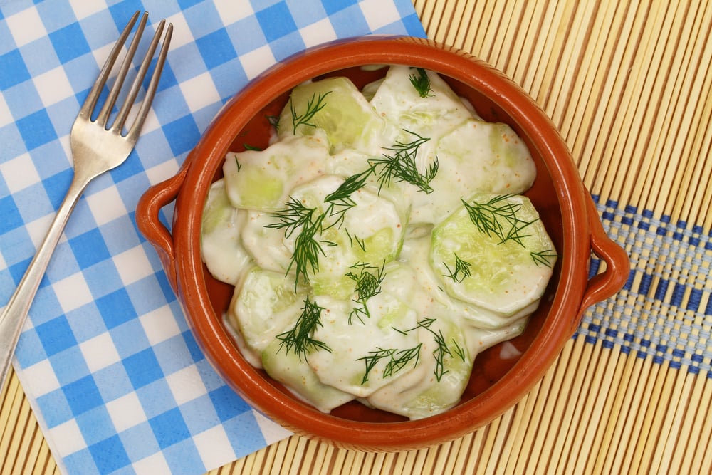 mizeria cucumber salad