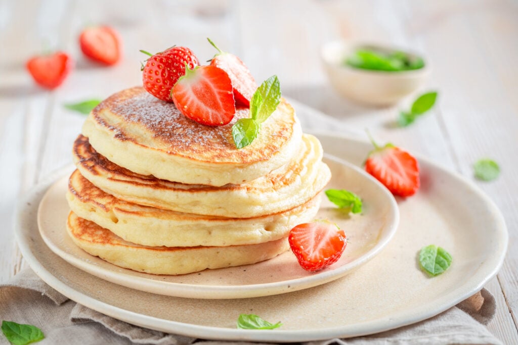 Delicious american pancakes with powdered sugar