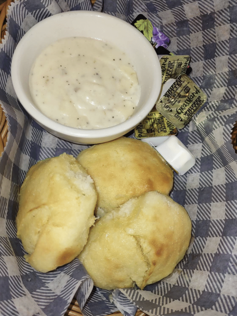 Biscuits n' Sawmill Gravy