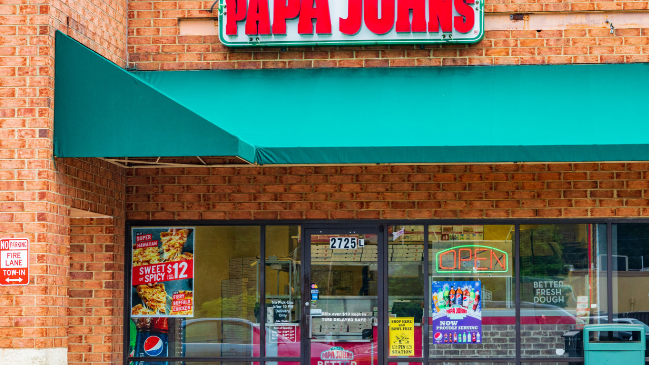 Papa John's Pizza is an American restaurant