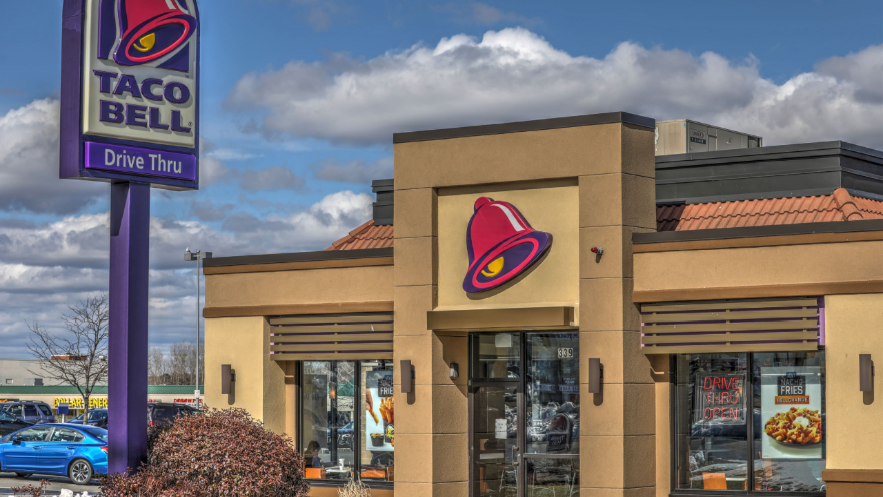 Taco Bell restaurant, front door entrance,