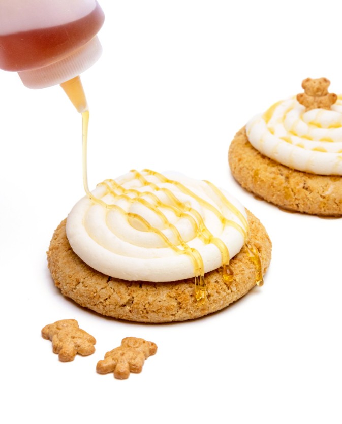 Crumbl Honey Cake ft. Teddy Grahams