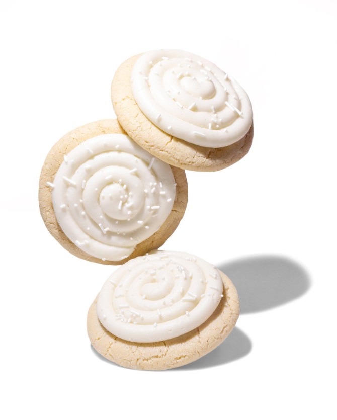 Crumbl Nilla Bean Cupcake