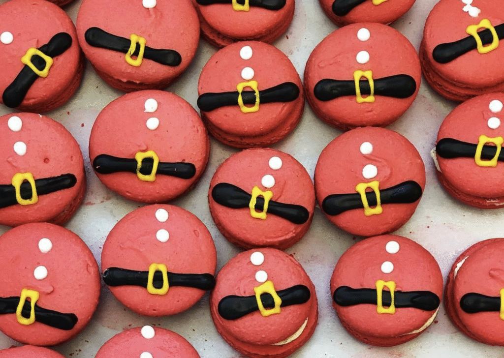 Santa macarons