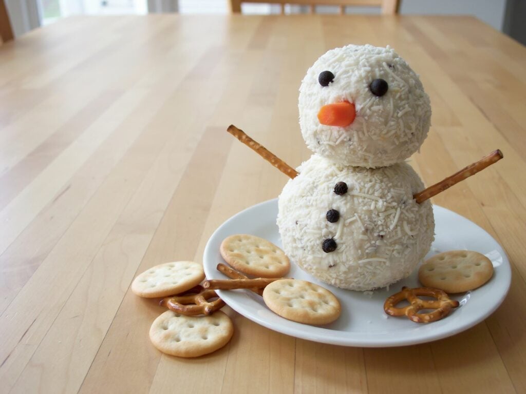 Snowman Cheese Ball