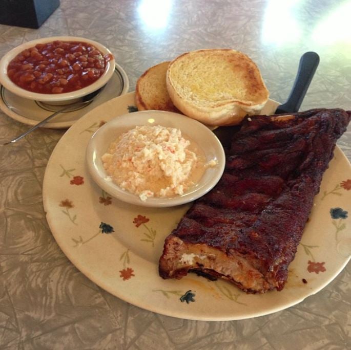 Bozo’s Hot Pit Bar-B-Q