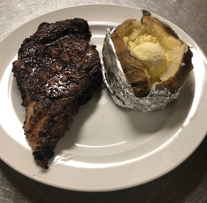 Hoot’s BBQ & Steaks