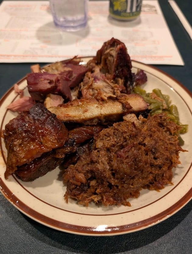 Moonlite Bar-B-Q Inn